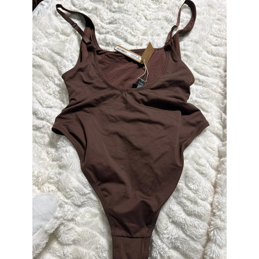 Skims Recycled Swim Scoop Neck One Piece Cocoa - Picture 7 of 7